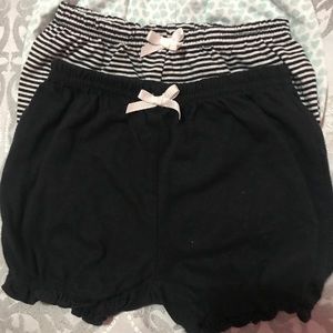 3 pairs of ruffle shorts for baby girl